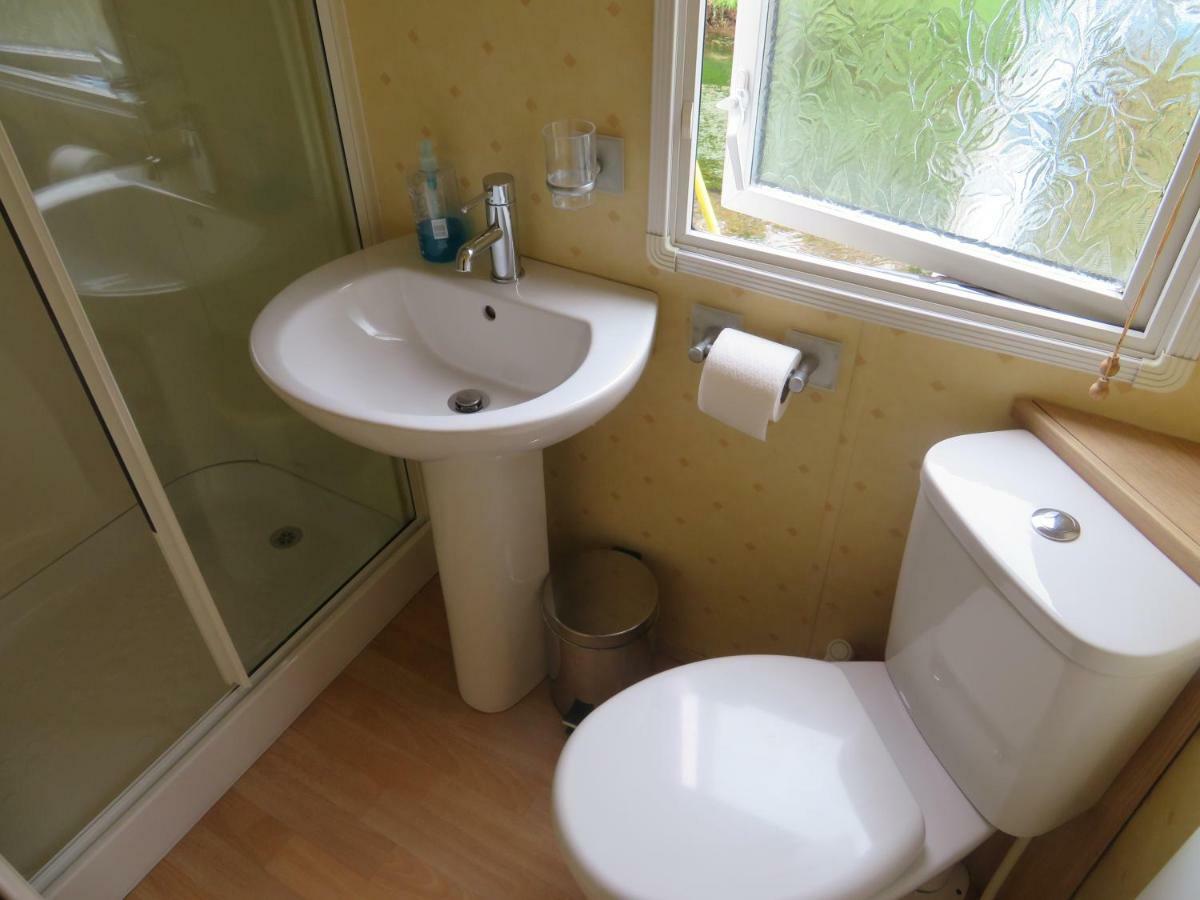 Pet Friendly Riverside Static Caravan Cheddar Exterior photo